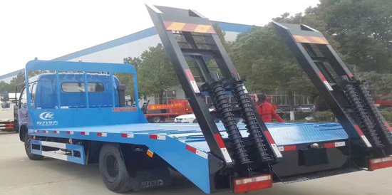 【國五】東風(fēng)多利卡平板