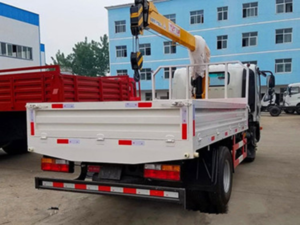 小型大運3.2噸藍牌隨車吊