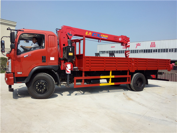 國(guó)五東風(fēng)玉虎6.3噸隨車(chē)吊 國(guó)五東風(fēng)玉虎6.3噸隨車(chē)吊