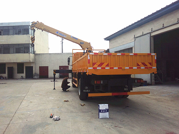 東風(fēng)柳汽乘龍徐工6.3噸隨車(chē)吊