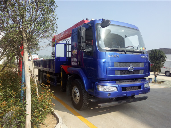 東風(fēng)柳汽乘龍8噸隨車吊 東風(fēng)柳汽乘龍8噸隨車吊