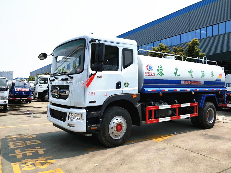 灑水車廠家，宜昌客戶秒提15噸東風D9灑水車
