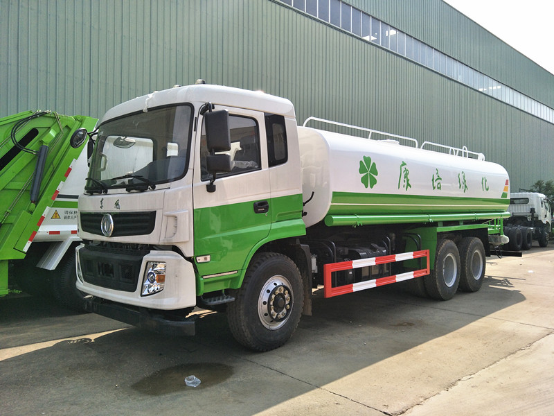 東風新款雙橋灑水車