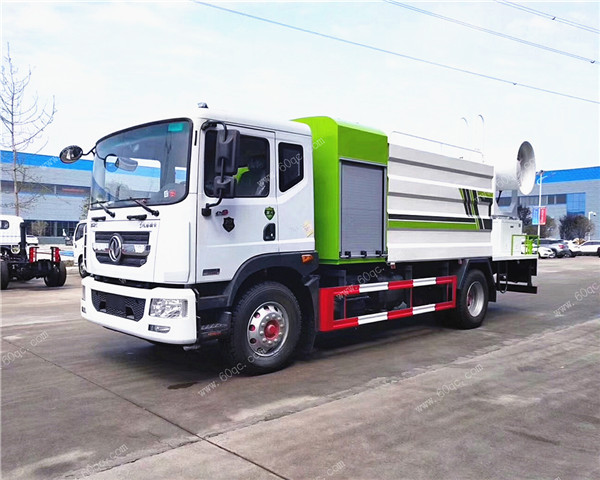 國(guó)六多利卡D9抑塵車