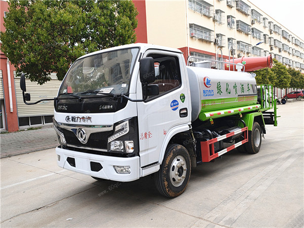 好的灑水車才能獲得認可，老客戶回購兩臺程力霧炮灑水車