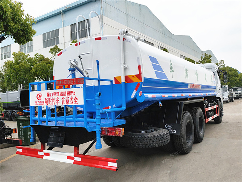 東風D3后雙橋灑水車