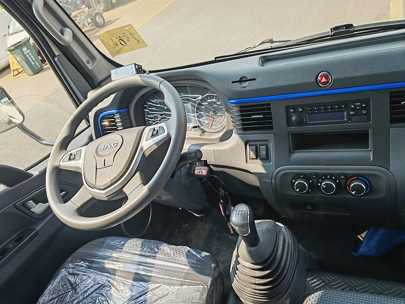 江淮駿鈴V6國六冷藏車