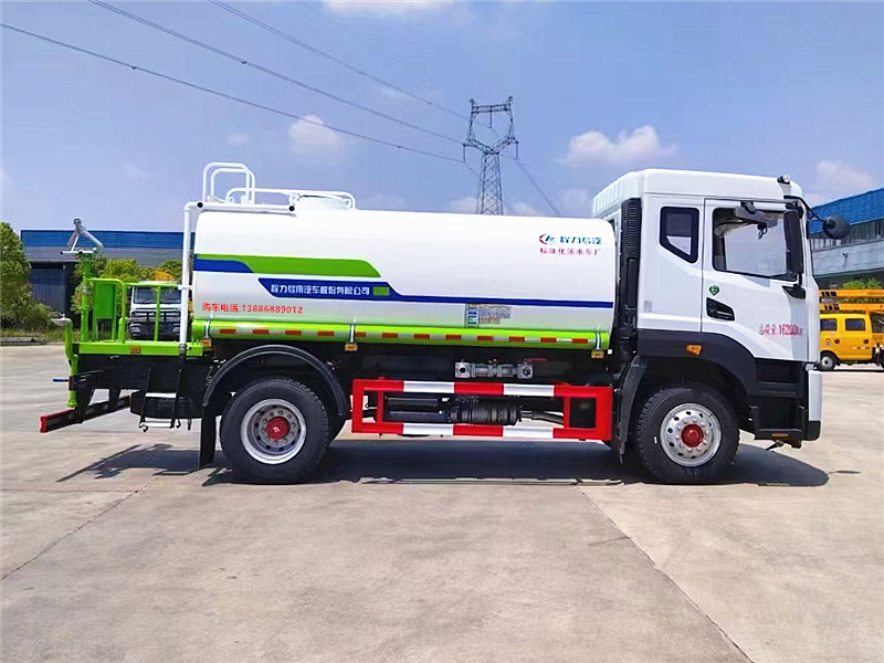 國(guó)六12噸東風(fēng)多利卡D9灑水車